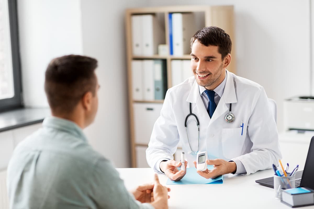 Doctor assessing a patient before smack detox